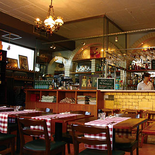 La　Taverne（ラ　タベルナ）