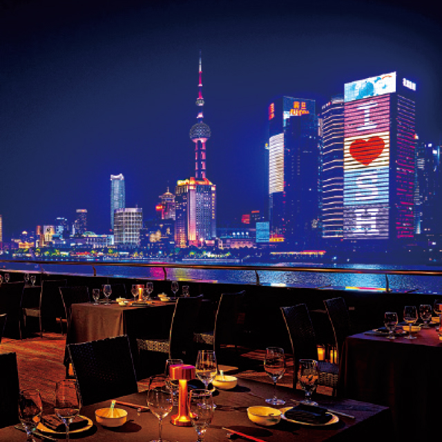 外灘と浦東の絶景を眺めながら 上海・蘇州料理を堪能できる
